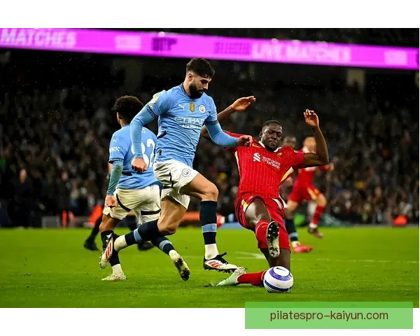 足球明星亮点持续提升，赛季表现备受关注并引发讨论