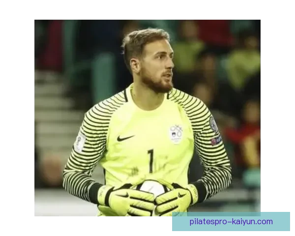 奥布拉克国家队首秀表现稳健，展现出色门将实力